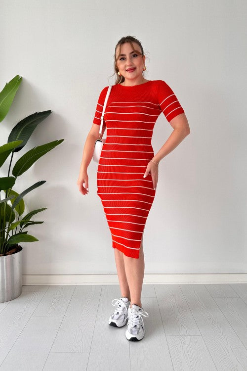 Robe en tricot rayée orange