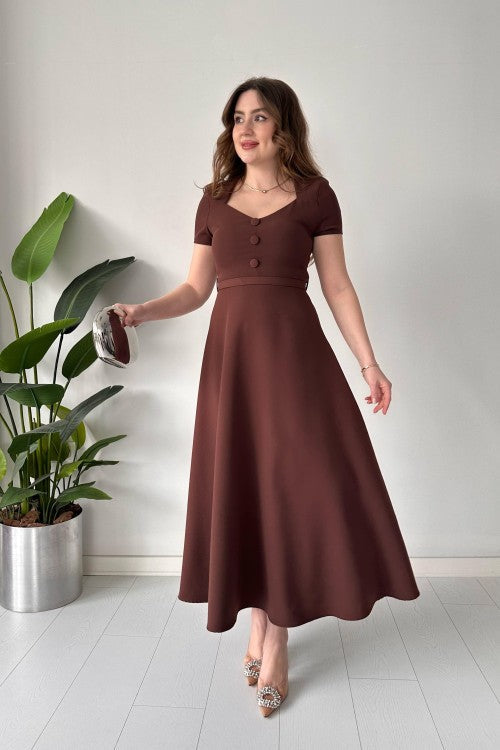 Robe unie ceinturée marron