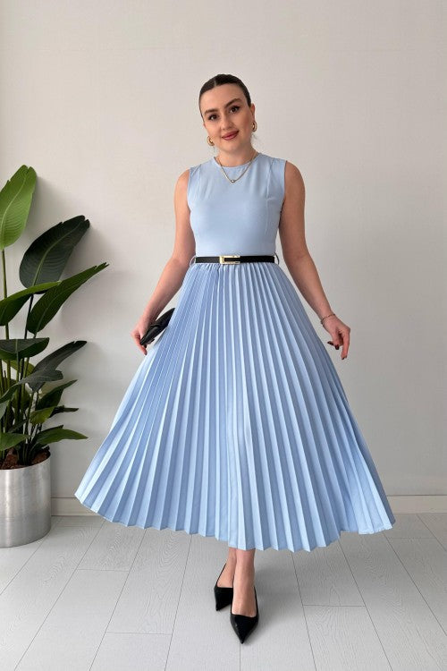 Robe sans manches à jupe plissée bleu bébé
