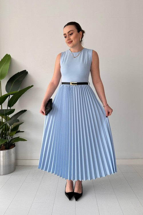 Robe sans manches à jupe plissée bleu bébé