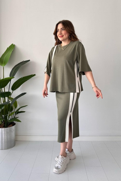 Tailleur jupe en modal kaki