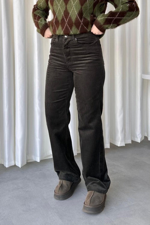 Pantalon en velours côtelé kaki