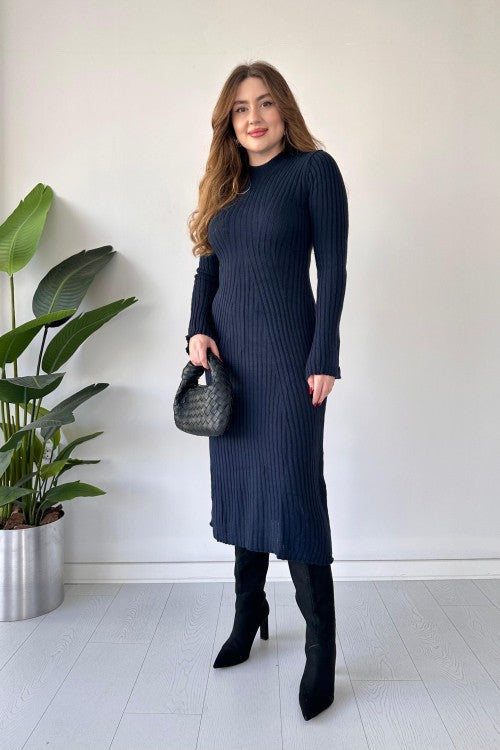 Robe mi-longue en maille côtelée bleu marine
