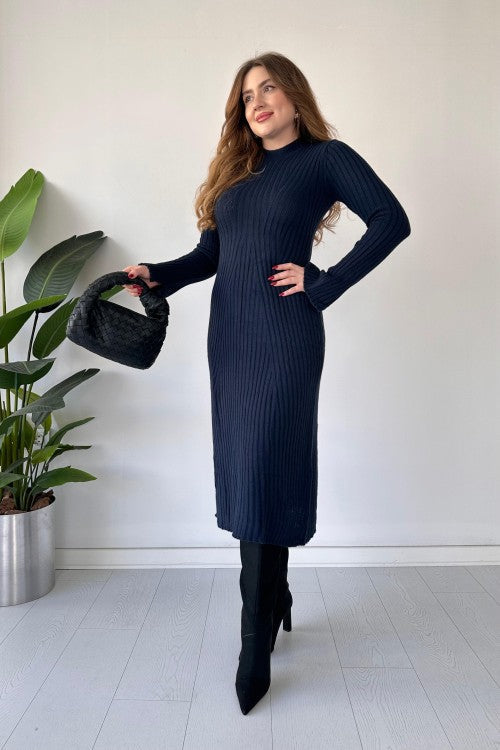 Robe mi-longue en maille côtelée bleu marine