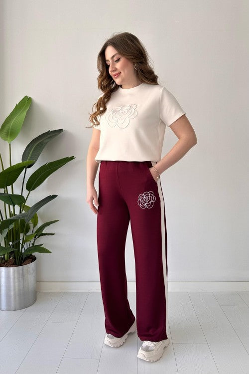 Costume modèle Camellia rouge bordeaux