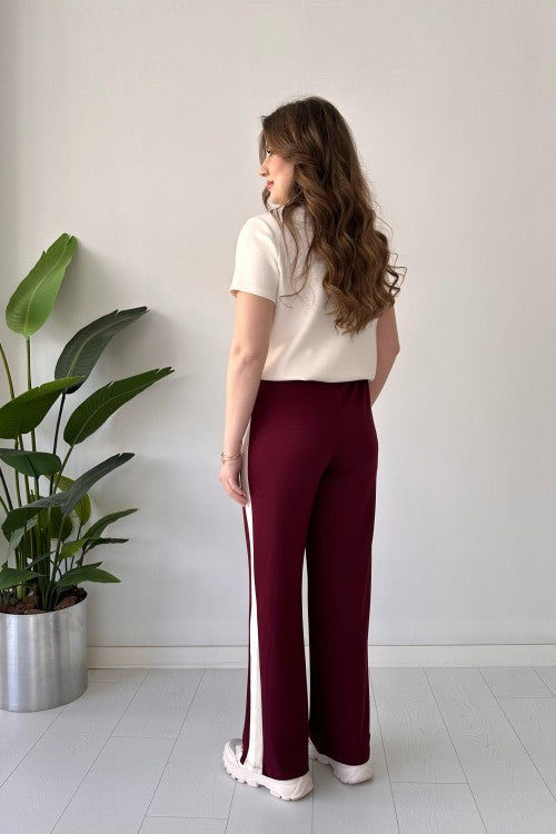 Costume modèle Camellia rouge bordeaux