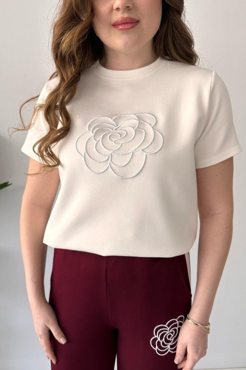 Costume modèle Camellia rouge bordeaux