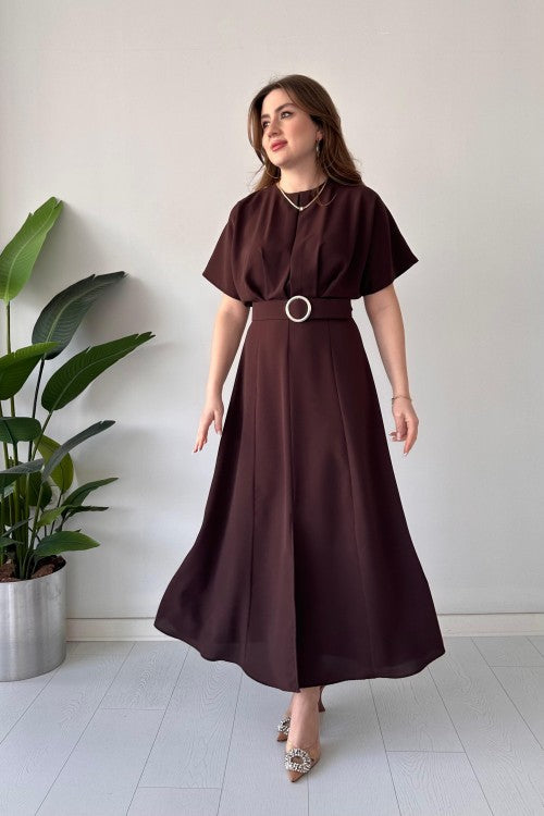 Robe de créateur ceinturée marron