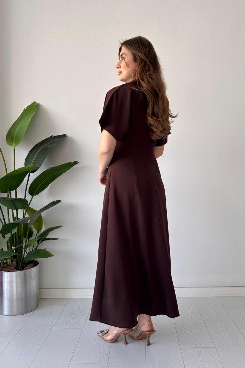 Robe de créateur ceinturée marron