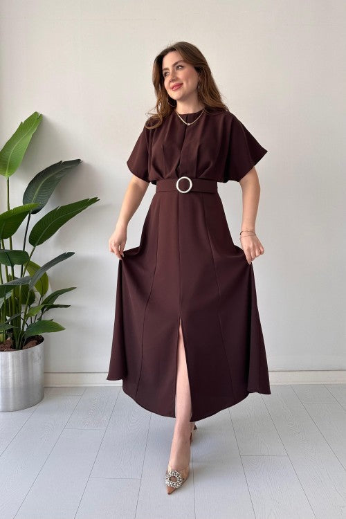 Robe de créateur ceinturée marron