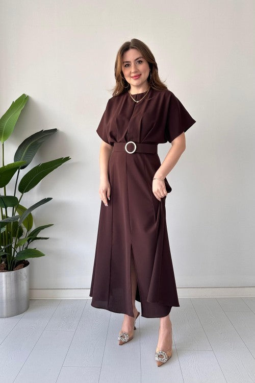 Robe de créateur ceinturée marron