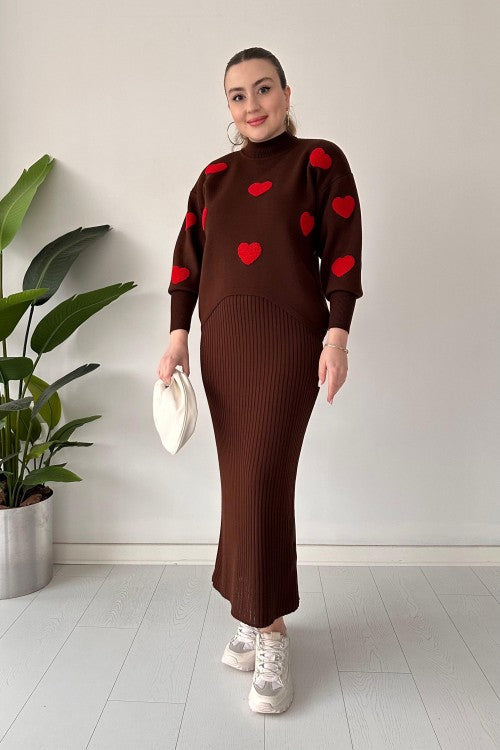 Ensemble robe pull cœur rouge marron