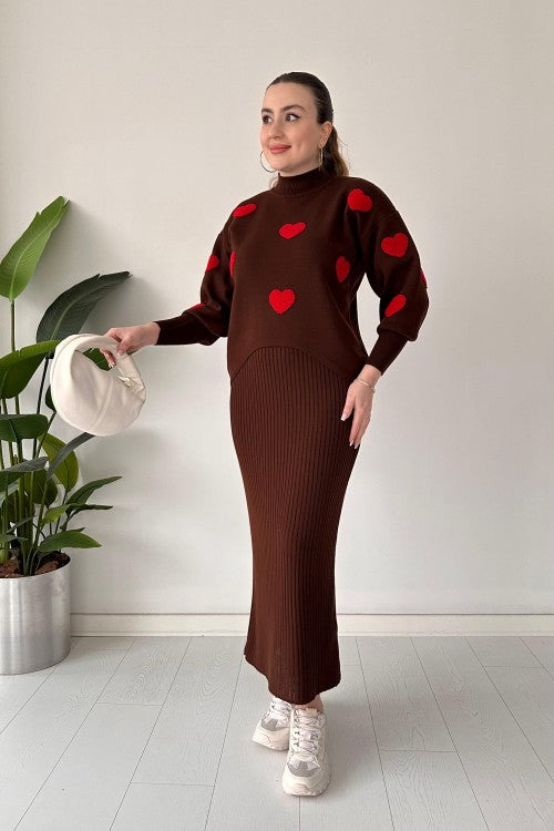 Ensemble robe pull cœur rouge marron