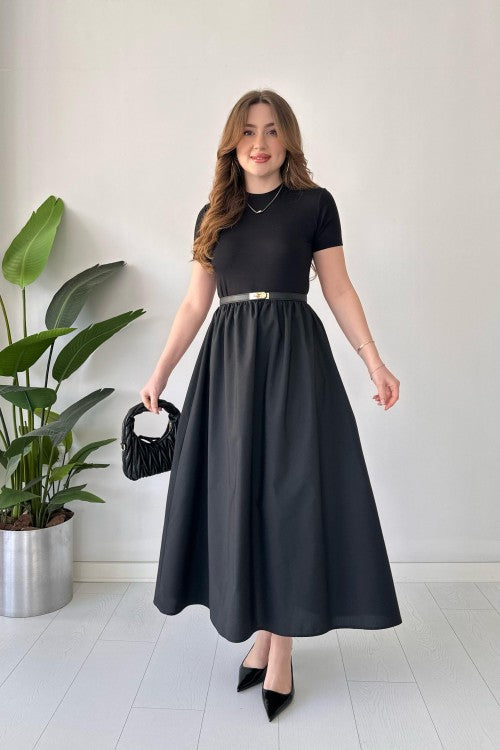 Robe en popeline à manches courtes noire