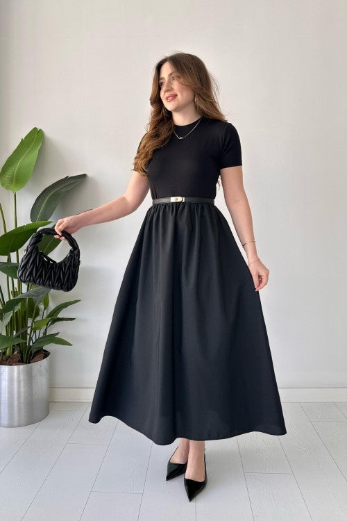 Robe en popeline à manches courtes noire