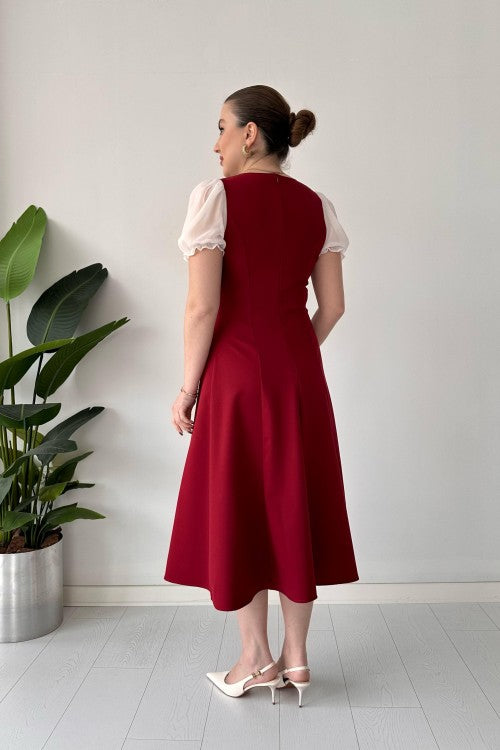 Robe évasée à manches en tulle rouge bordeaux