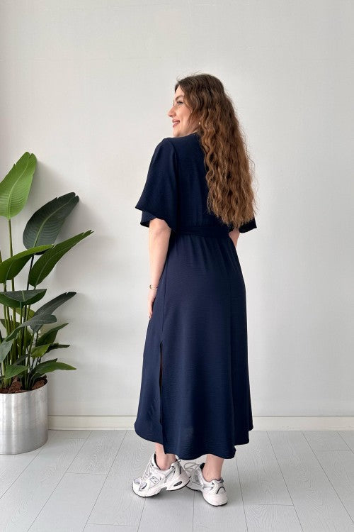 Robe fendue ceinturée bleu marine