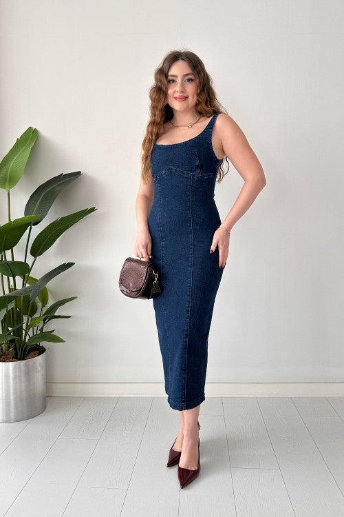 Robe en jean mi-longue à bretelles bleu marine