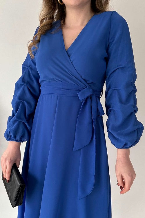 Robe mi-longue en mousseline bleu saxon
