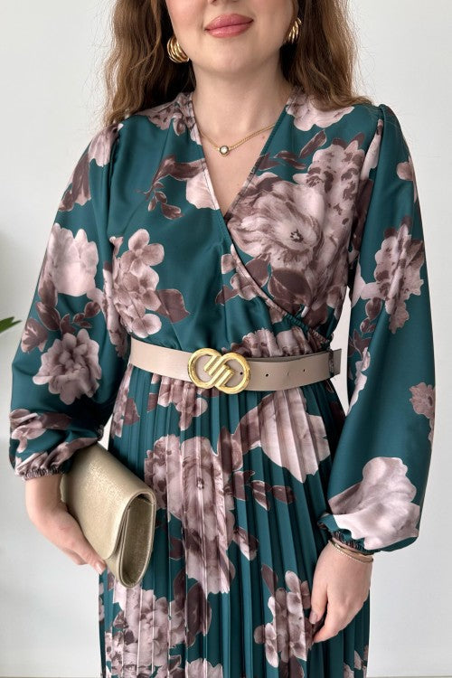 Robe plissée en satin hortensia émeraude