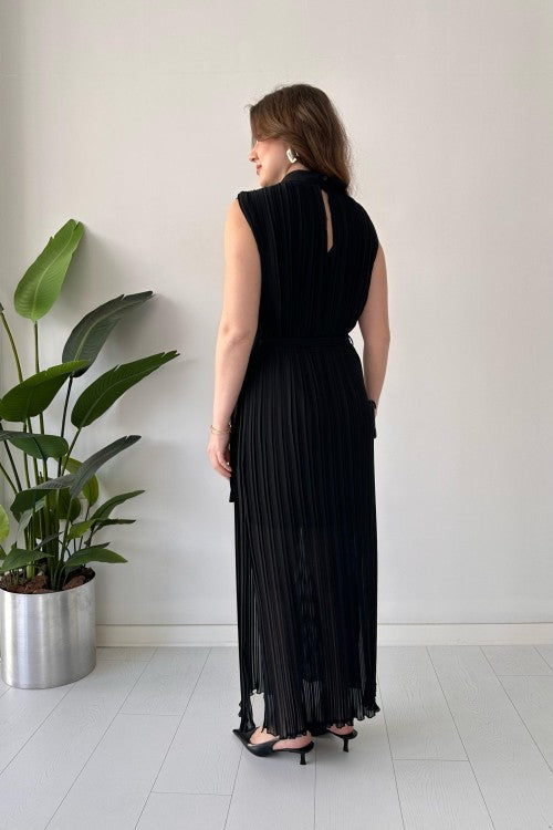 Robe plissée moulante noire