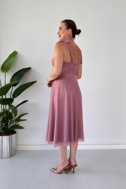 Robe de soirée évasée pailletée rose poudré