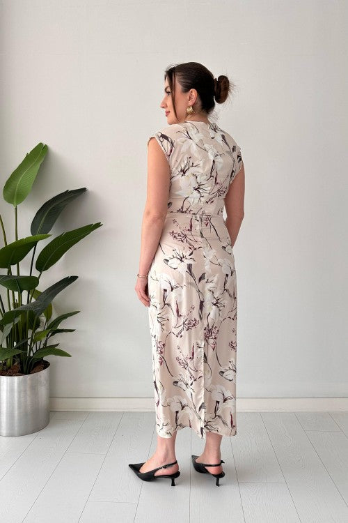 Robe en satin doux écru