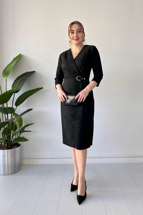 Robe croisée en daim noir
