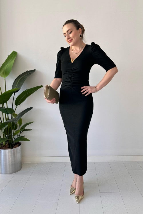 Robe ottomane noire à boucle en V