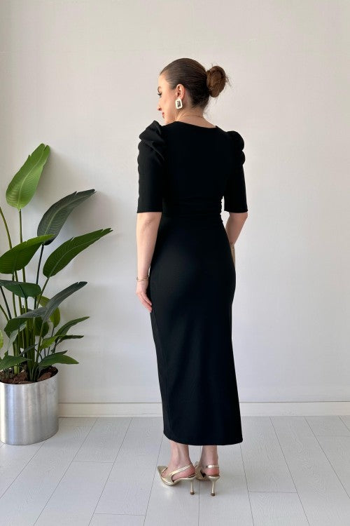 Robe ottomane noire à boucle en V