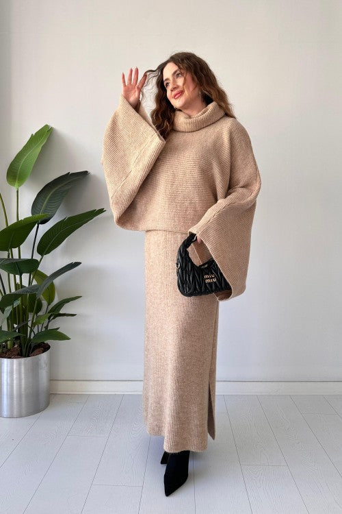 Ensemble jupe-pull chauve-souris beige