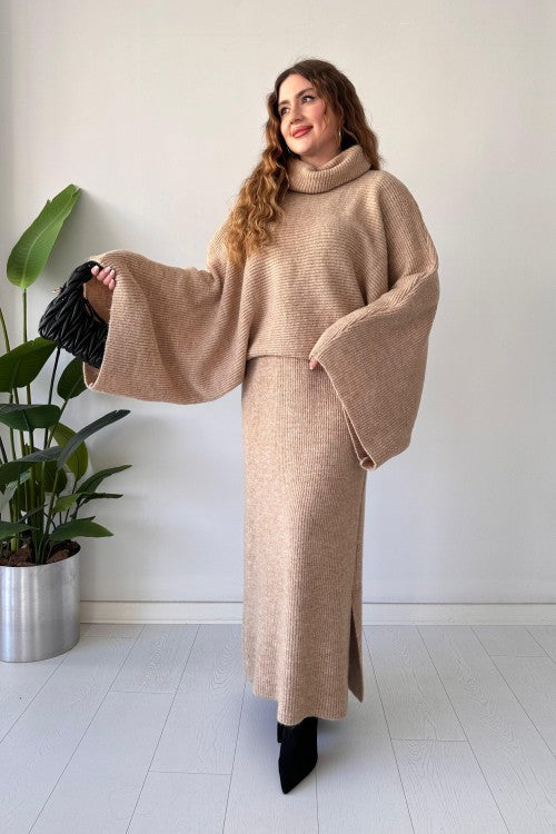 Ensemble jupe-pull chauve-souris beige
