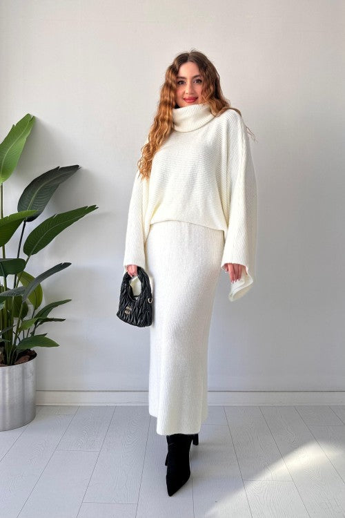 Ensemble jupe-pull chauve-souris écru