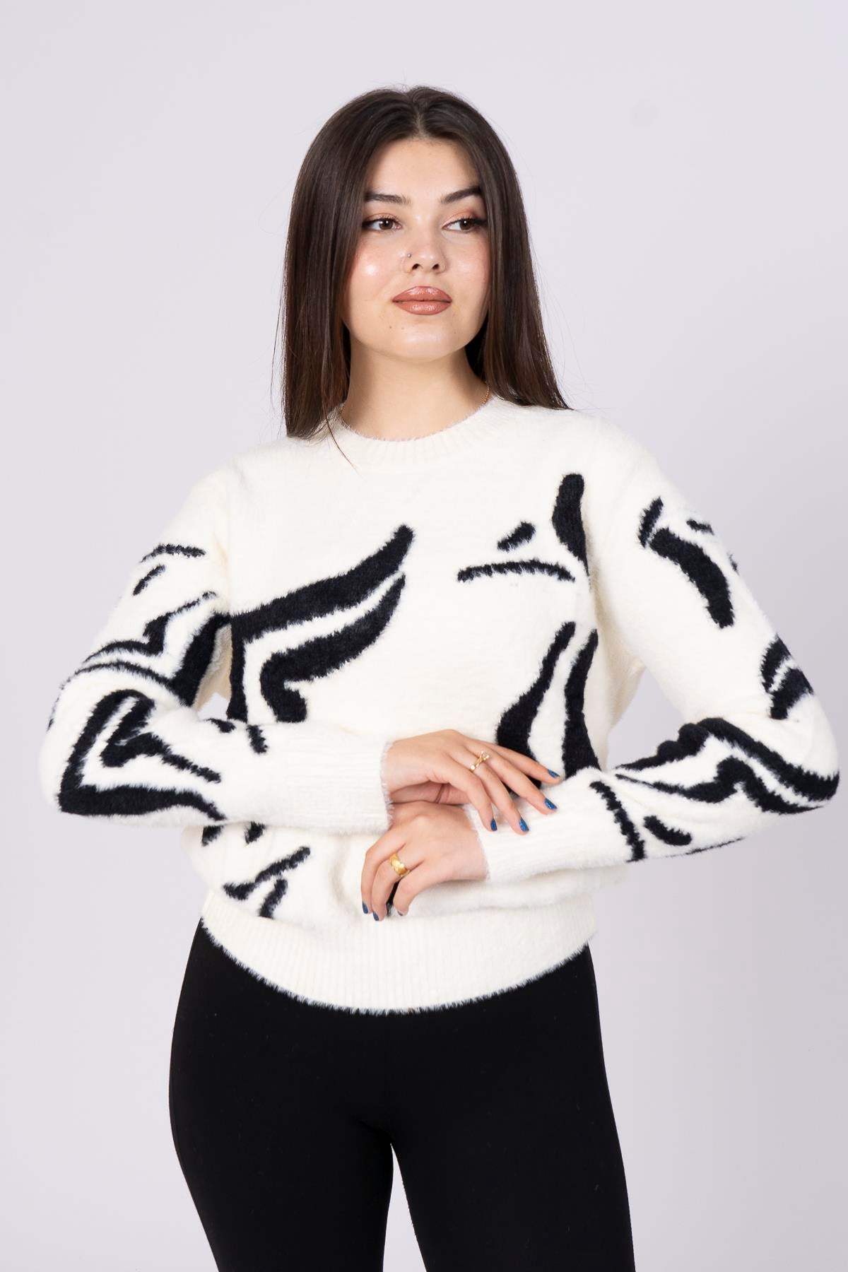 Yuvarlak Yaka Peluş Desenli Kazak 11120